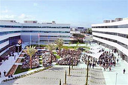 La ceremonia de dedicación del Complejo Espacial Schriever en Los Ángeles AFB el 24 de abril de 2006.