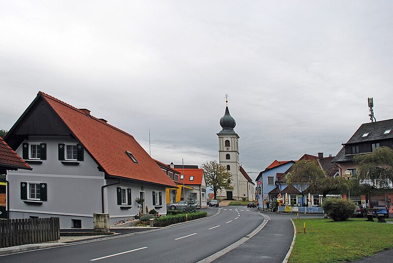 File:St Stefan Ortszentrum mit Kirche.jpg