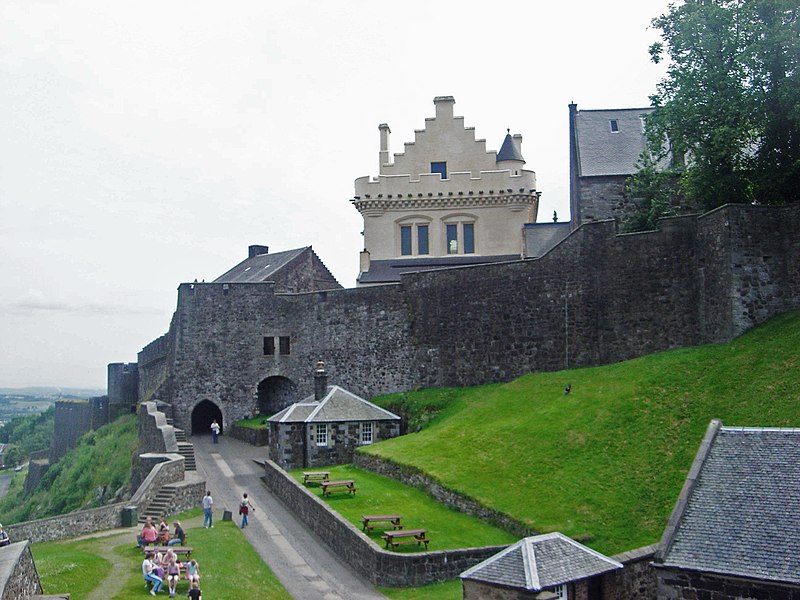 File:Stirling Castle dsc06628.jpg