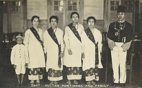Sultan Syarif Muhammad Alkadrie of Pontianak and Family, circa 1920