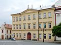 Čeština: Základní škola na náměstí Mikuláše z Husi v Táboře, Jihočeský kraj. English: Primary school in the town of Tábor, South Bohemian Region, Czech Republic.