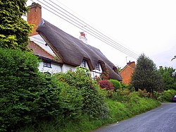 Thatched cottage in Easton Royal - geograph.org.uk - 446408.jpg