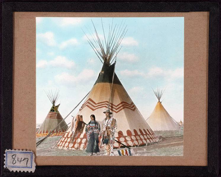 File:Thunder Tipi of Cream Antelope. 847.jpg