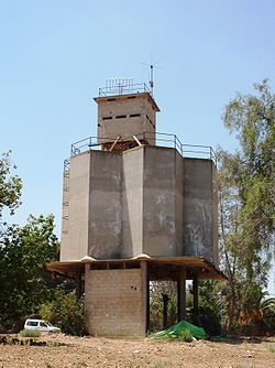 Věž na vodu v mošavu Tkuma
