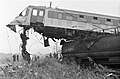Treinramp bij Goes eerste wagon van de stoptrein op goederentrein, Bestanddeelnr 928-8564.jpg