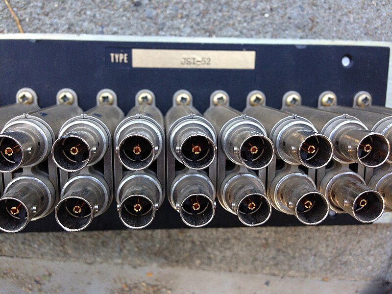 File:Trompeter JSI-52 Patch Panel.jpeg