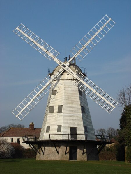 File:Upminster Windmill - geograph.org.uk - 1222229.jpg