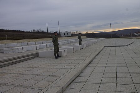 Kompleksi Memorial Adem Jashari Në Prekaz: Përshkrimi, Shih edhe, Galeria