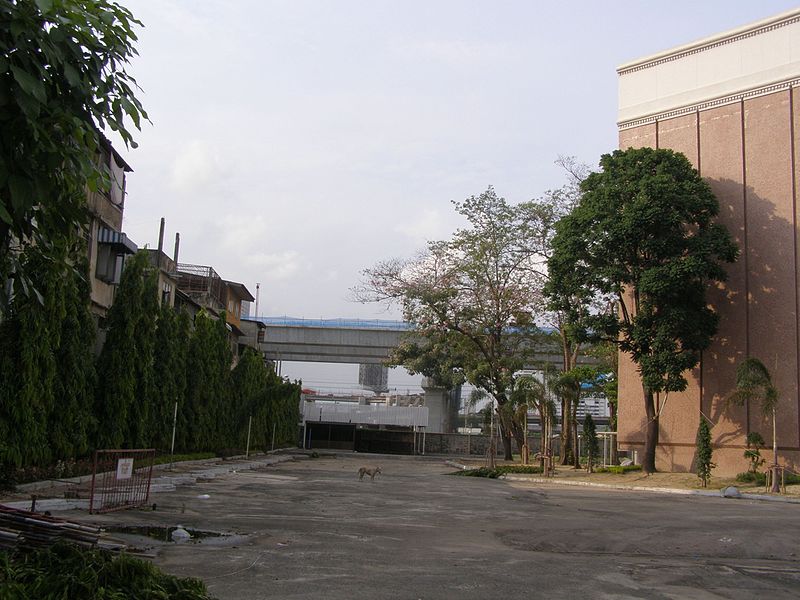 File:View Din Daeng Church 25 May 2008 - panoramio - CHAMRAT CHAROENKHET (1).jpg