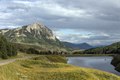 El Crested Butte visto desde el lago Meridiano