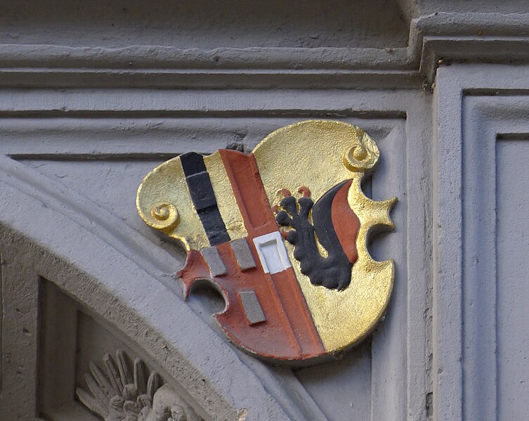 File:Waldkircher Rathaus Portal - Wappen von Balthasar Merklins Lehen.jpg