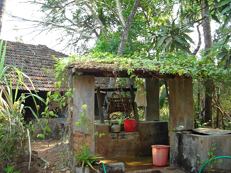 File:Well system in Kavathar.jpg