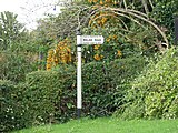 Welsh Road signpost in Saughall 02.jpg