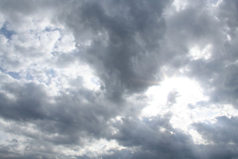 File:Wolken Schwanheimer Düne 5.jpg