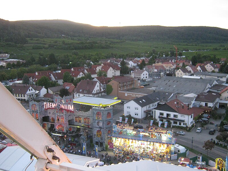 File:Wurstmarkt Bad Durkheim 10092011 5.jpg