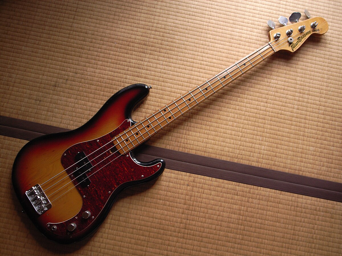 File:Yamaha PB400 Pulser Bass.jpg - Wikimedia Commons