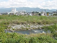 ใจกลางเมืองยามานาชิมองจากแม่น้ำฟูเอฟูกิ