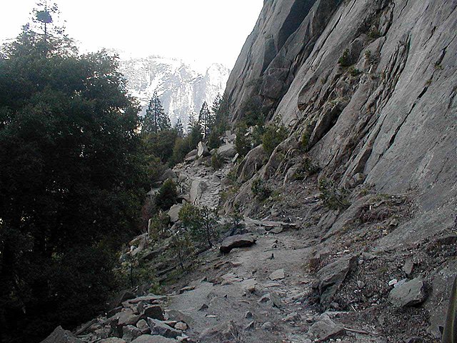 File:Yosemite_trail.jpg