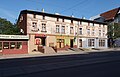 Polski: Ulica Tarnopolska w Zabrzu-Mikulczycach. Budynek nr 62.