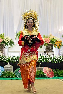 <i>Pasambahan</i> dance Indonesian traditional dance