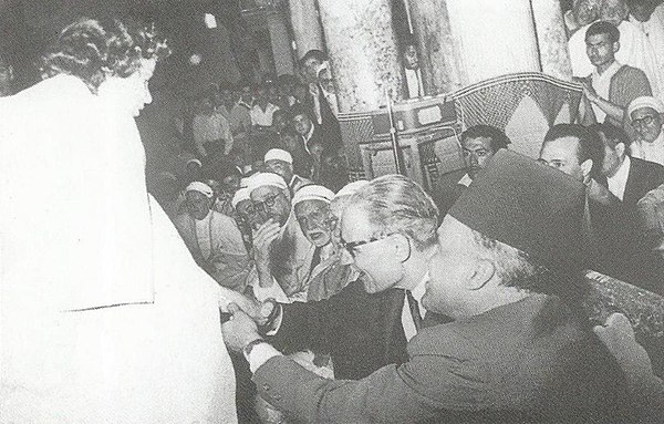 Taha Hussein with President Habib Bourguiba, Muhammad al-Tahir ibn Ashur and Mohamed Abdelaziz Djaït (Al-Zaytuna Mosque, 1957)