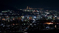 和歌山市の夜景：六十谷（園部）の裏山・岩神山展望所にて - panoramio.jpg