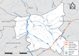 Carte en couleur présentant le réseau hydrographique de la commune