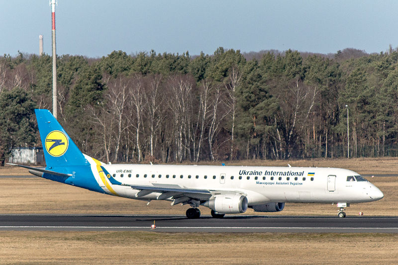 Archivo:20140308 UR-EME Ukraine International Airlines Embraer ERJ-190LR.jpg