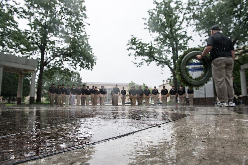 File:2015 Law Enforcement Explorers Conference behind the wreath 2.jpg