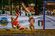 Deutsch: Beach Handball Champions Cup 2018 in Catania (ITA); Tag 2: 2. November – Frauen, Vorrundengruppe C: DHG Odense (DEN) - Beach Bazis Schleissheim (GER) 2:0 (18:12, 18:10) English: 2018 Beach Handball Champions Cup in Catania (ITA; Day 2: 2 November – Women's Preliminary Round Group C: DHG Odense (DENT) - Beach Bazis Schleissheim (GER) 1:2 (15:5, 7:12, 4:7)