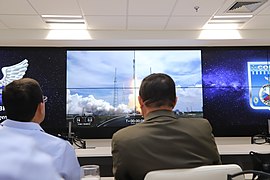 25 05 2022 - Ministro da Defesa acompanha lançamento dos primeiros satélites do Projeto Lessonia (52101112933).jpg