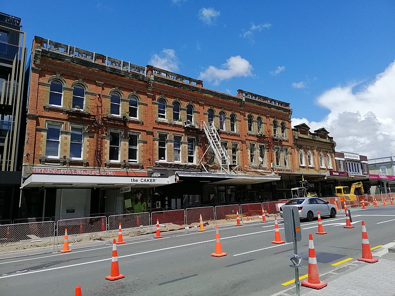 File:444-472 Karangahape Road.jpg