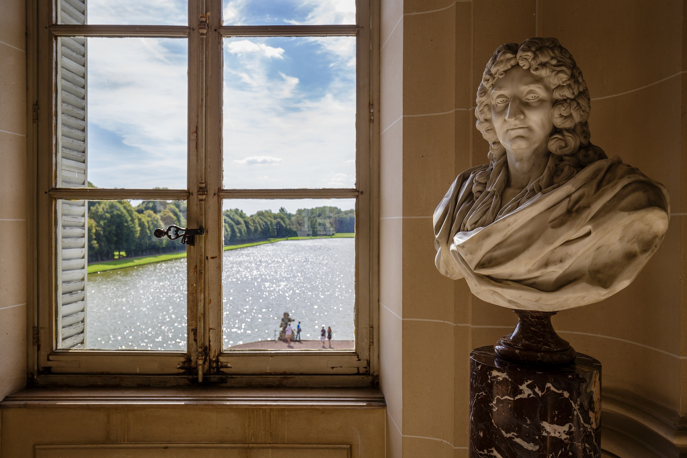 2. Bust of La Fontaine, Castle of Belœil Author: Davidh820