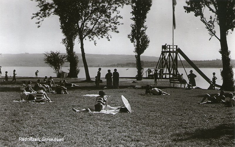 File:AK Strandbad Radolfzell - Alte Rutschbahn - Gebr Metz um 1930.jpg