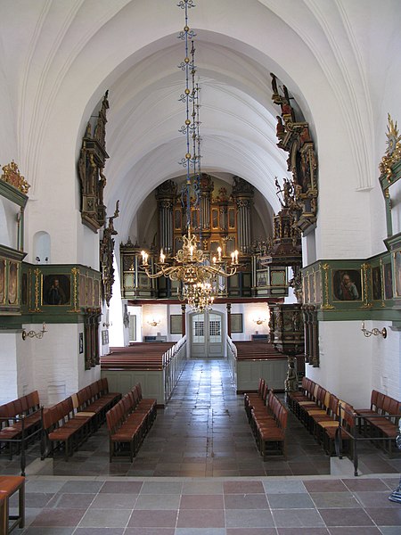 File:Aalborg budolfi domkirke kirkeskib.JPG