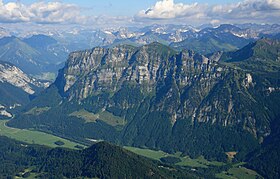 Vue aérienne du Kanisfluh depuis le nord-ouest.