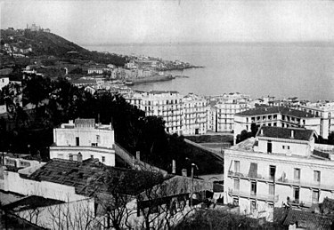 The port of Algiers along the Mediterranean, circa 1920. Algiers CNE-v1-p58-J.jpg