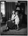 Alice Roosevelt Longworth with daughter Paulina.jpg