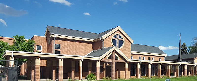 File:All Souls Catholic Church in Englewood Colorado.jpg