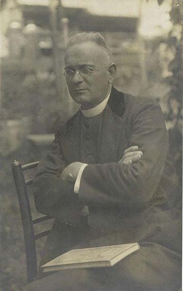 File:Anton Hribar 1910s.jpg