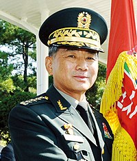 Army (ROKA) General Kim Geun-tae 육군대장 김근태 (육군 1군 사령관 이취임식 (7438790266)).jpg