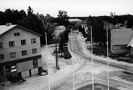 Tikkurila along the Asematie street in 1957.