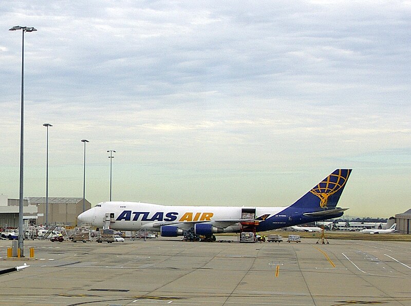 File:Atlas Air Boeing 747-400F being loaded at Melbourne Airport.jpg