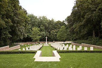 Aveluy Wood Cemetery (Mesnil-Martinsart).