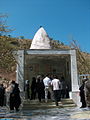 آرامگاه بابا یادگار، از بزرگان یارسان در دامنه کوه تخت سرانه در روستای زرده