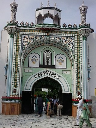 <span class="mw-page-title-main">Dera Baba Murad Shah</span> Sufi shrine in Nakodar, Jalandhar Punjab, India