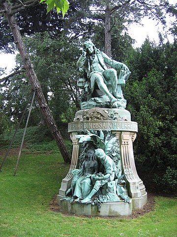 Monument to garden director Bernardin de Saint-Pierre and his famous literary characters, "Paul et Virginie"