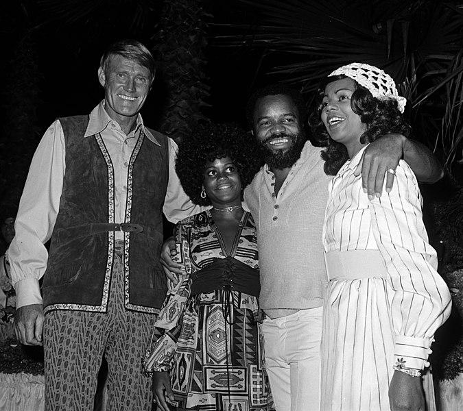 File:Berry Gordy with his daughters and Chuck Connors.jpg