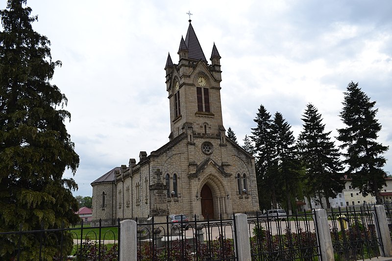 File:Biserica Presfanta Treime Oituz, Bacau.jpg