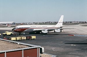 波音707: 發展, 設計, 型號